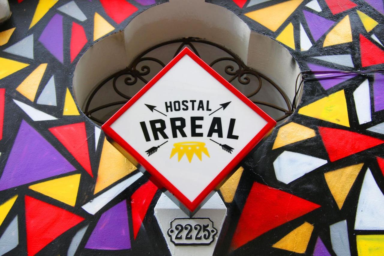 Hostal Irreal Hostel Santiago Exterior foto